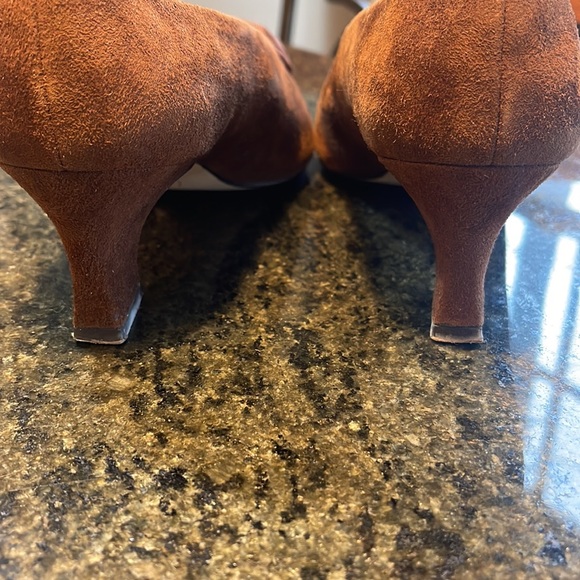 CARESSA Rust Chocolate Suede 2”Heel 8 1/2 - Picture 5 of 11